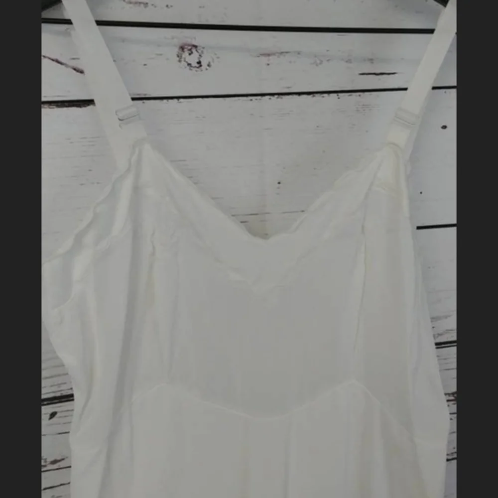 Vintage Movie Star‎ White Nylon Slip